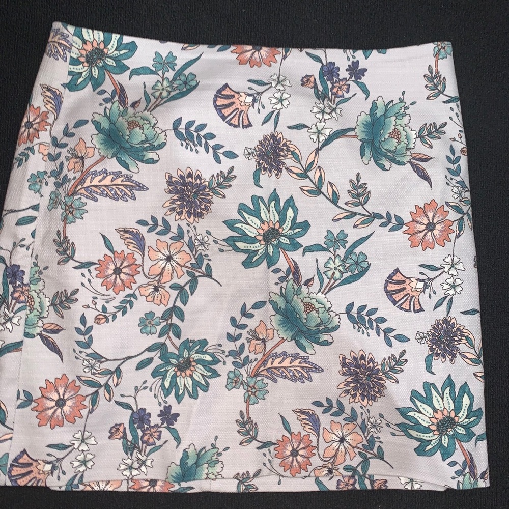 Loft mini skirt